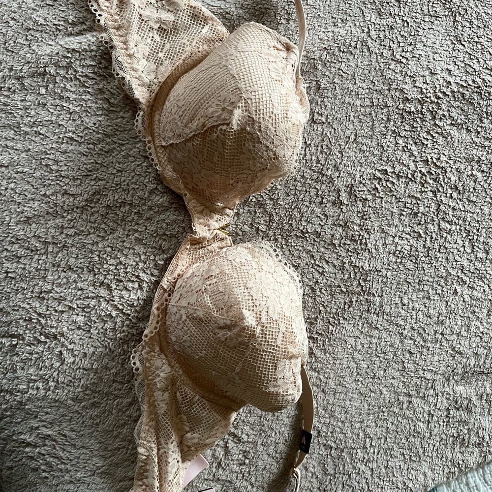 Lace Underwire Bra in Cream